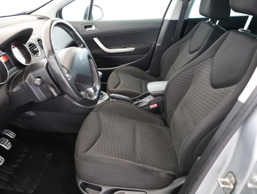 Peugeot 308, 2010