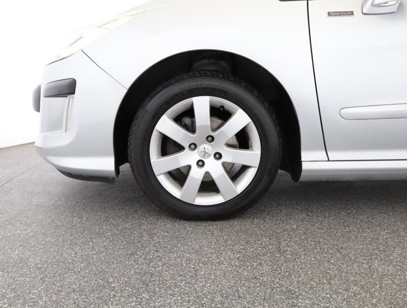 Peugeot 308, 2010