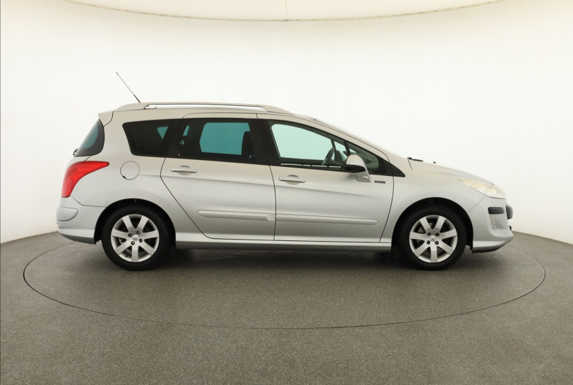 Peugeot 308, 2010