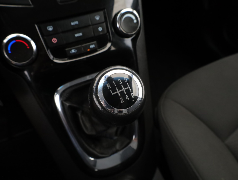 Chevrolet Orlando, 2012