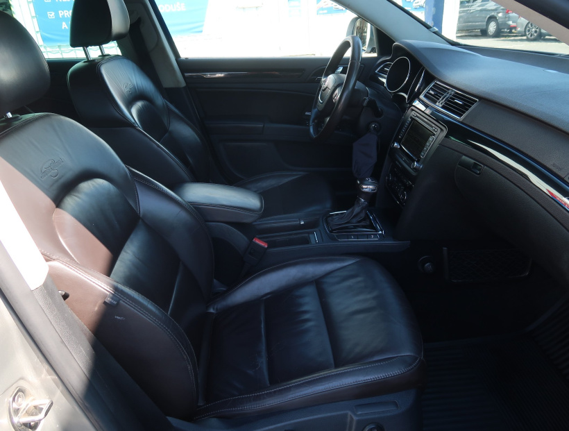 Škoda Superb, 2012