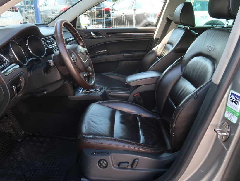 Škoda Superb, 2012