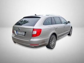 Škoda Superb - 2012