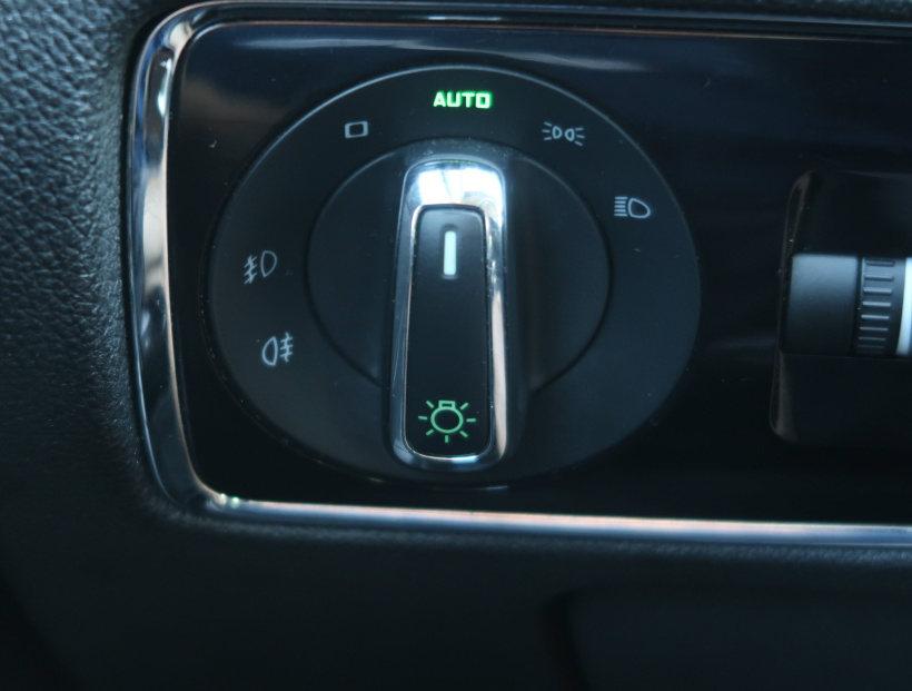 Škoda Superb, 2012