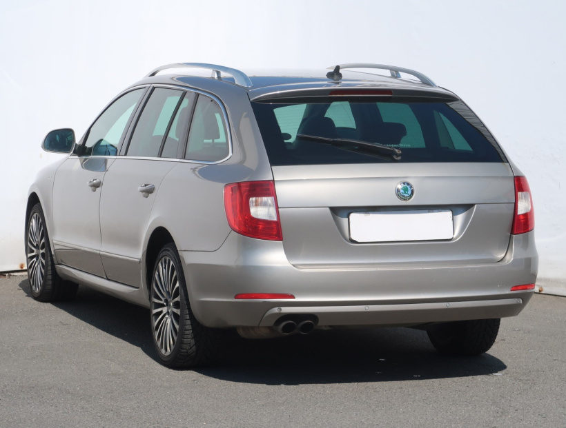 Škoda Superb, 2012