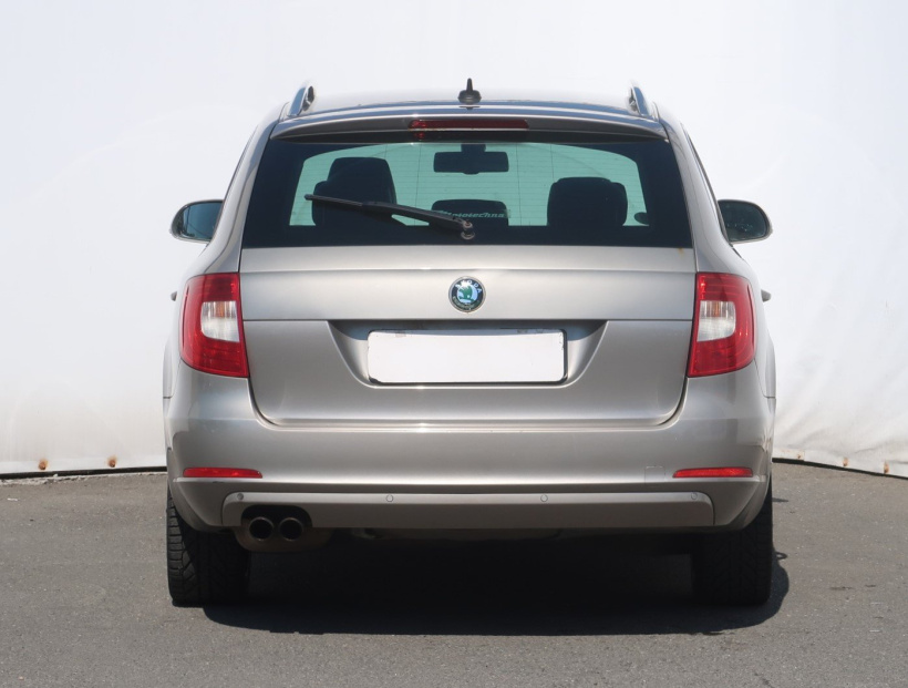 Škoda Superb, 2012