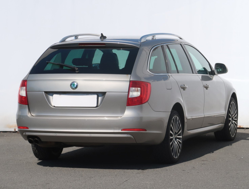Škoda Superb, 2012