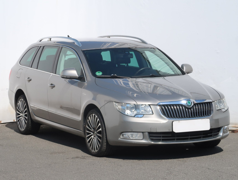 Škoda Superb, 2012