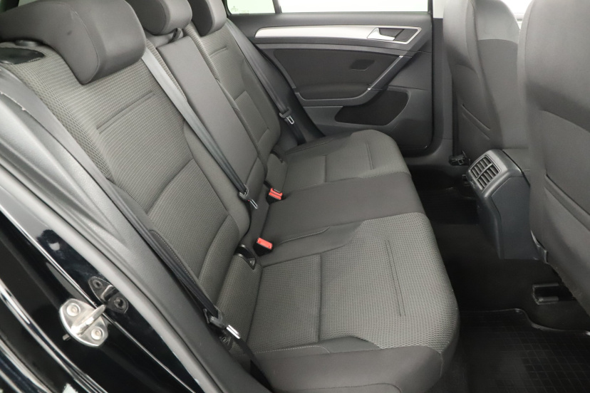 Volkswagen Golf, 2015