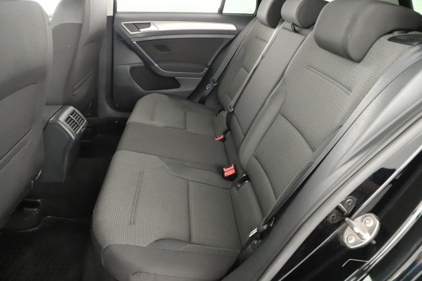 Volkswagen Golf, 2015