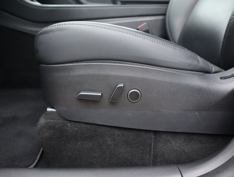 Tesla Model Y, 2022