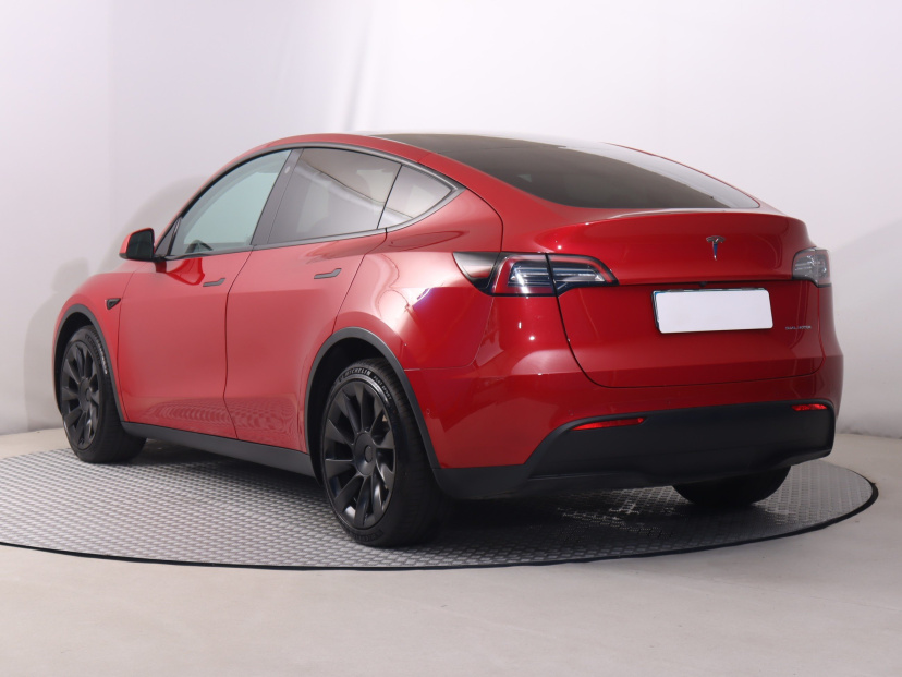 Tesla Model Y, 2022