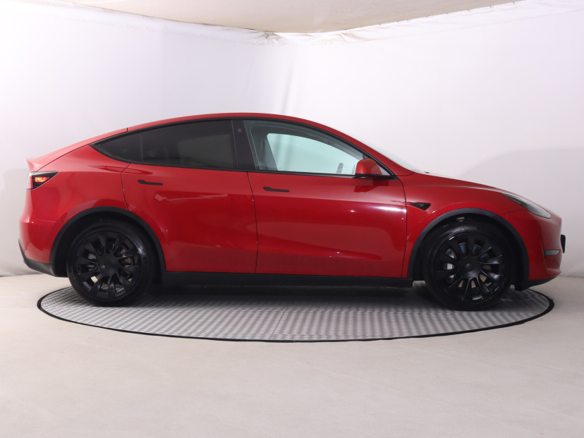 Tesla Model Y, 2022