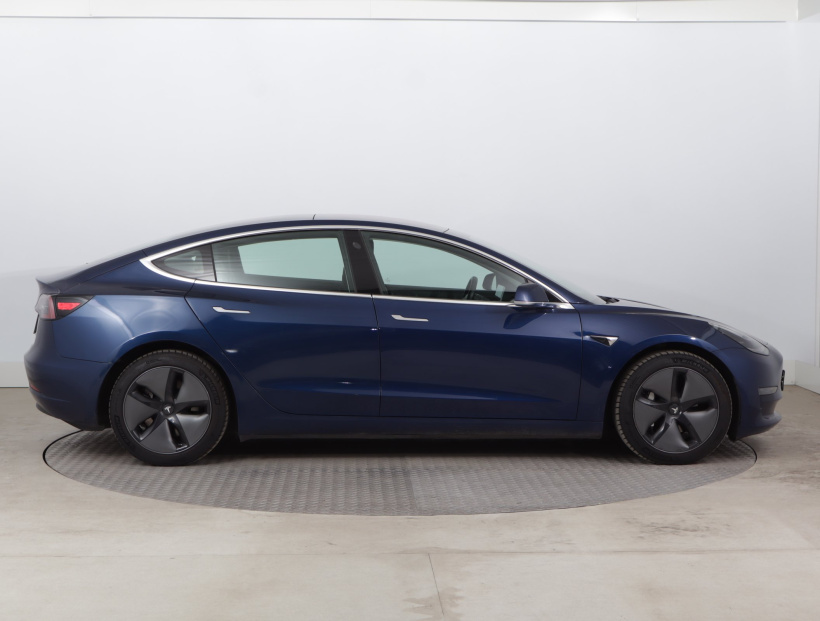Tesla Model 3, 2019