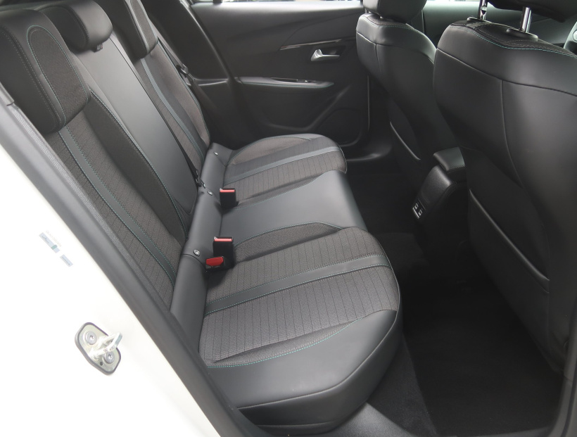 Peugeot e-208, 2022