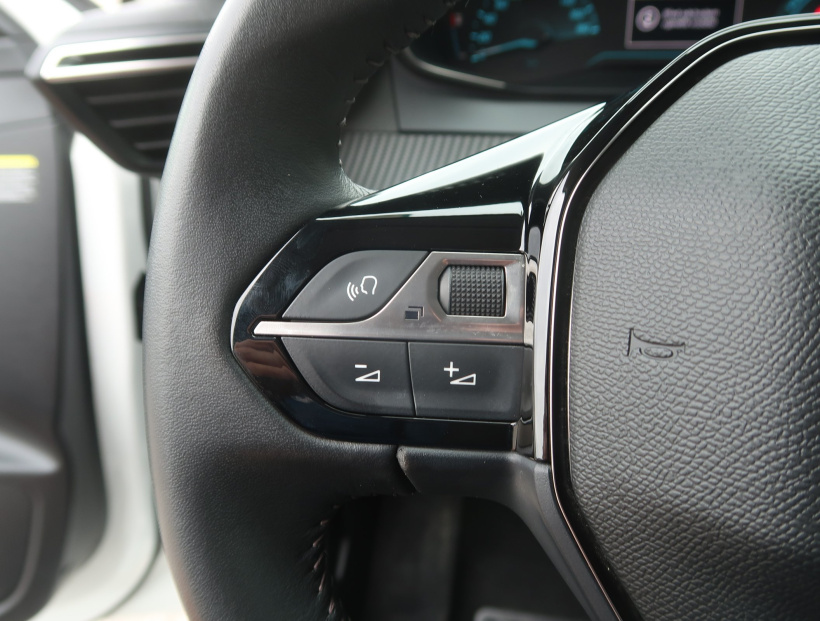 Peugeot e-208, 2022