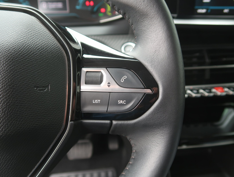 Peugeot e-208, 2022