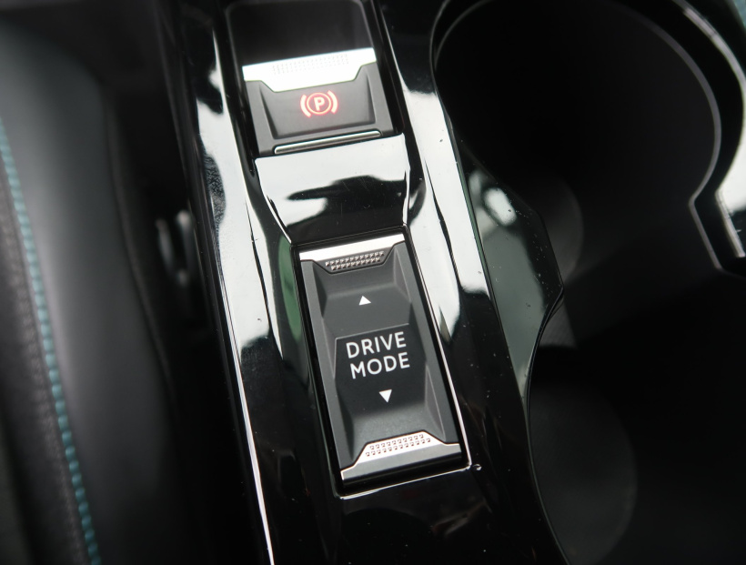 Peugeot e-208, 2022