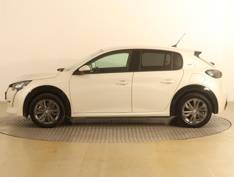 Peugeot e-208, 2022
