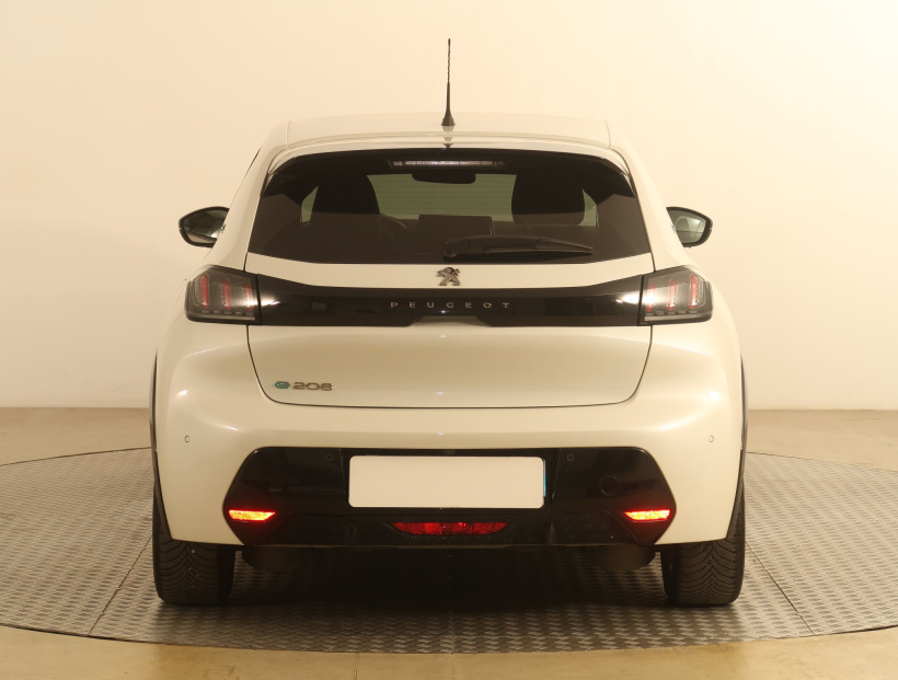 Peugeot e-208, 2022