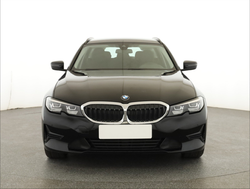 BMW 3, 2022