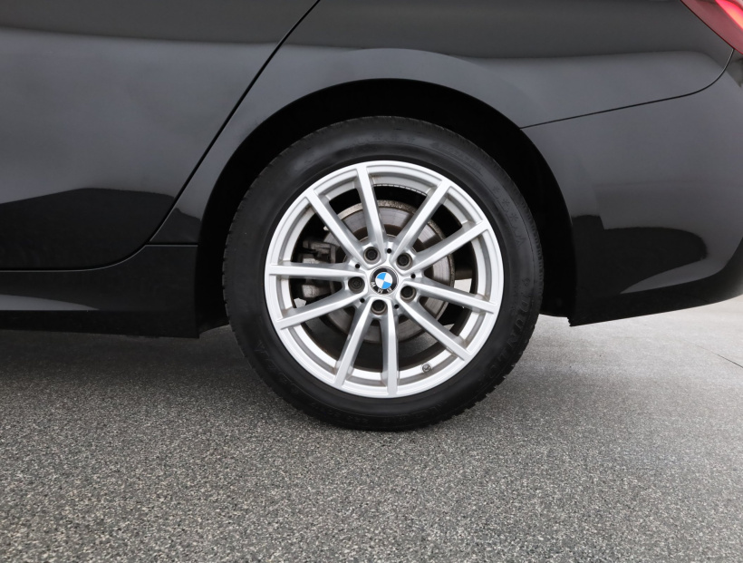 BMW 3, 2022