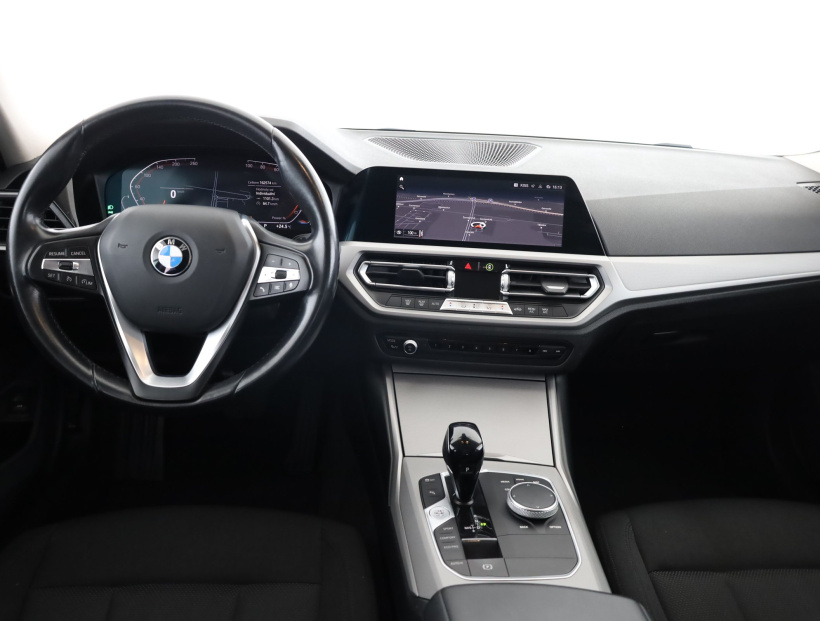 BMW 3, 2022
