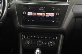 Volkswagen Tiguan - 2019
