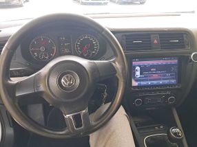 Volkswagen Jetta - 2011