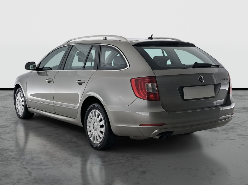 Škoda Superb, 2010