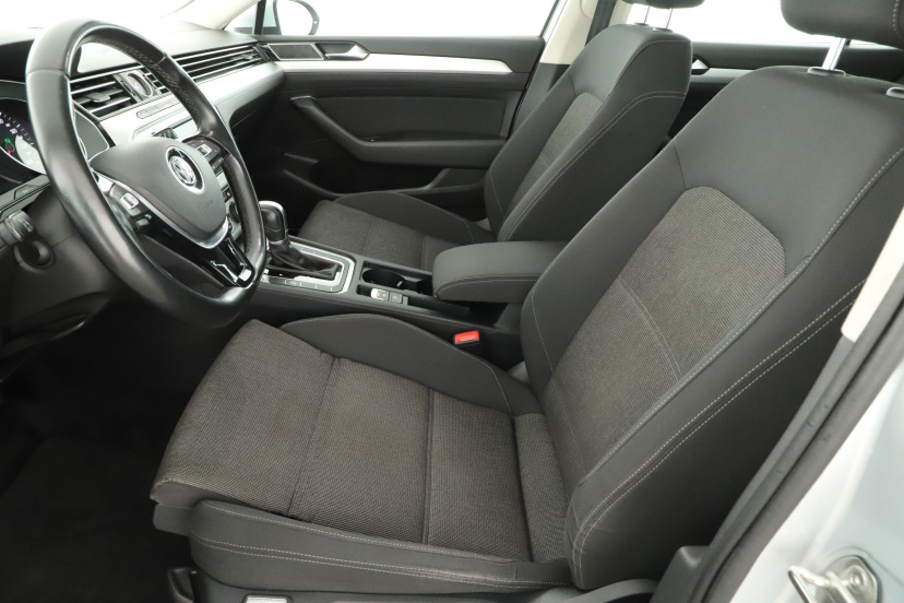 Volkswagen Passat, 2017