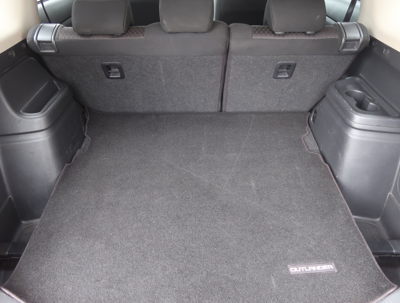 Mitsubishi Outlander, 2015