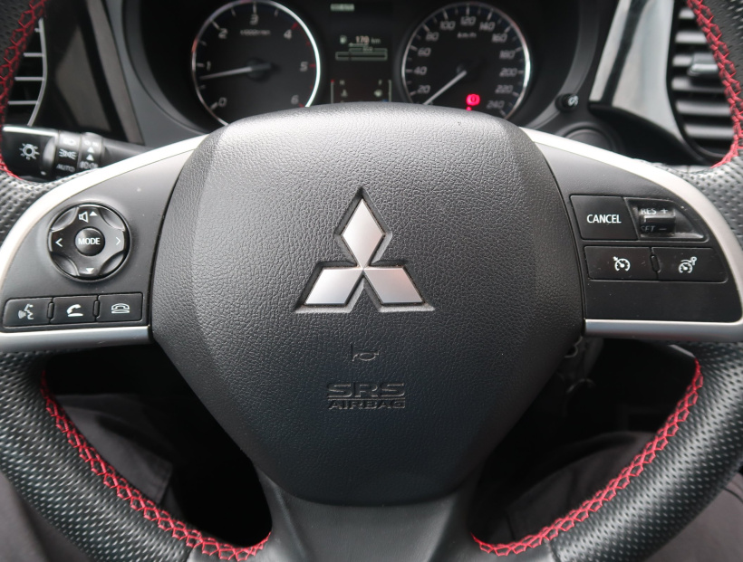 Mitsubishi Outlander, 2015