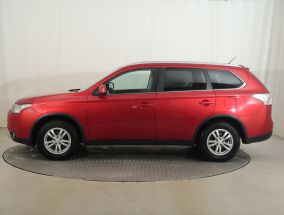 Mitsubishi Outlander - 2015