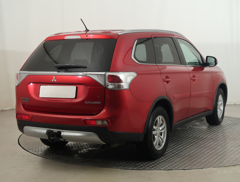 Mitsubishi Outlander, 2015