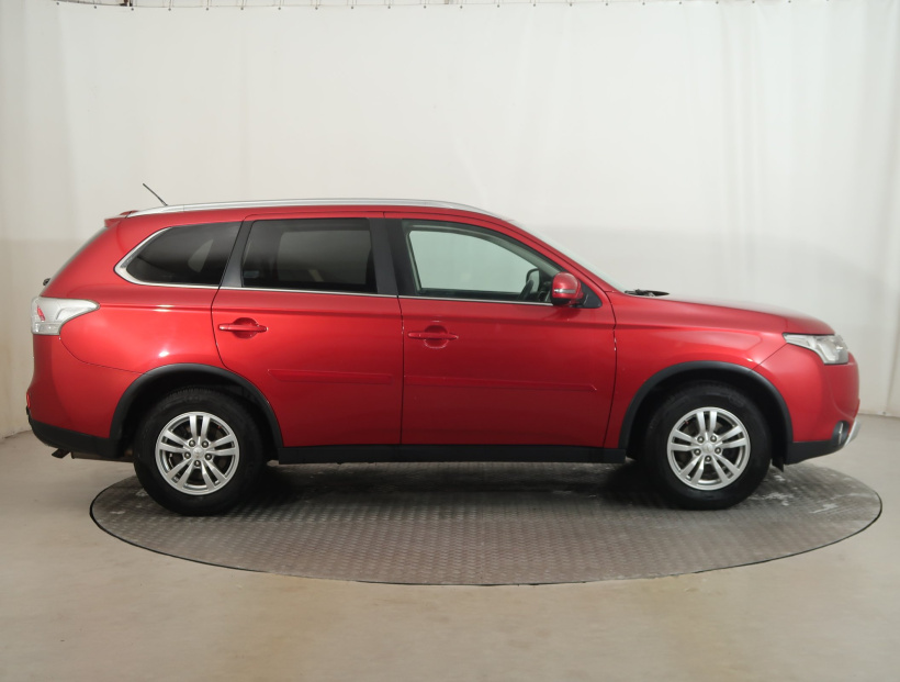 Mitsubishi Outlander, 2015