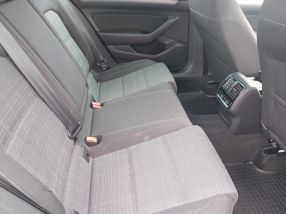 Volkswagen Passat - 2021