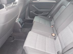 Volkswagen Passat - 2021