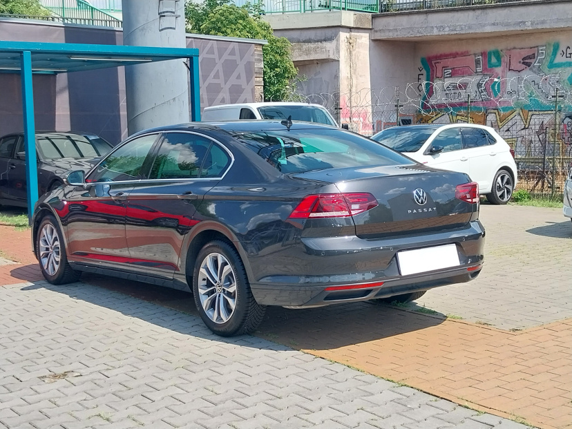 Volkswagen Passat, 2021