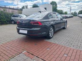 Volkswagen Passat - 2021