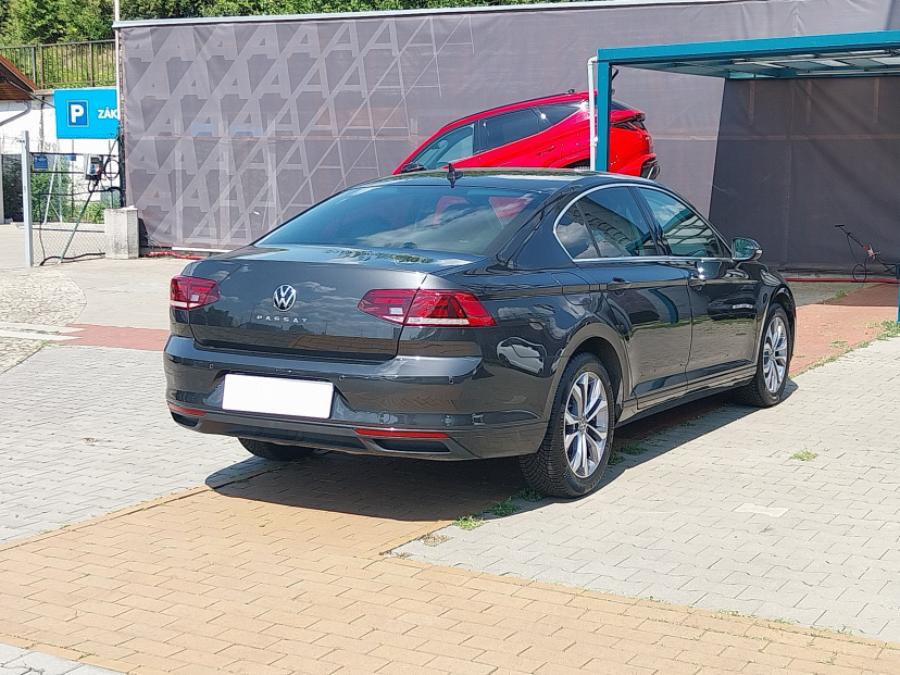 Volkswagen Passat, 2021