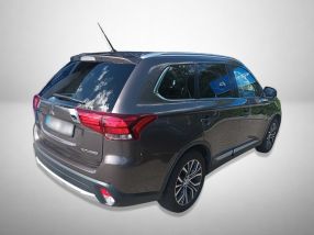 Mitsubishi Outlander - 2016