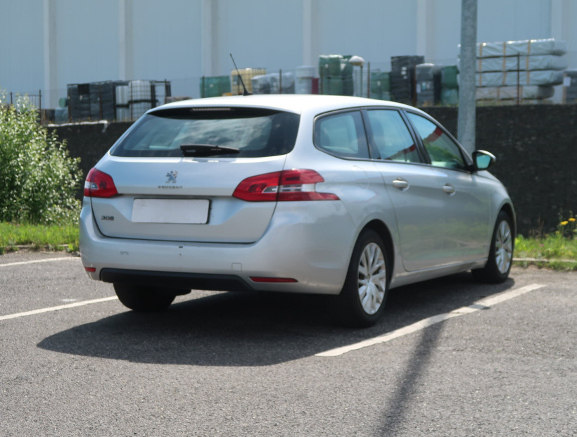 Peugeot 308, 2015