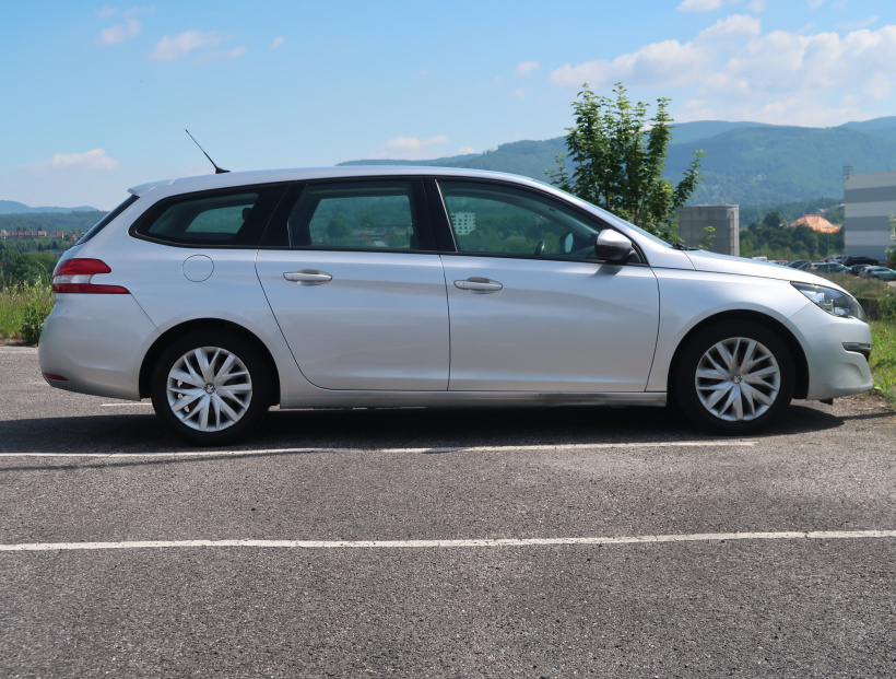 Peugeot 308, 2015