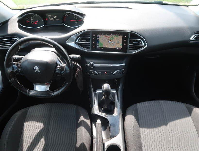Peugeot 308, 2015
