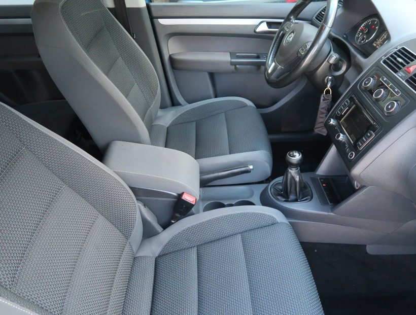 Volkswagen Touran, 2011