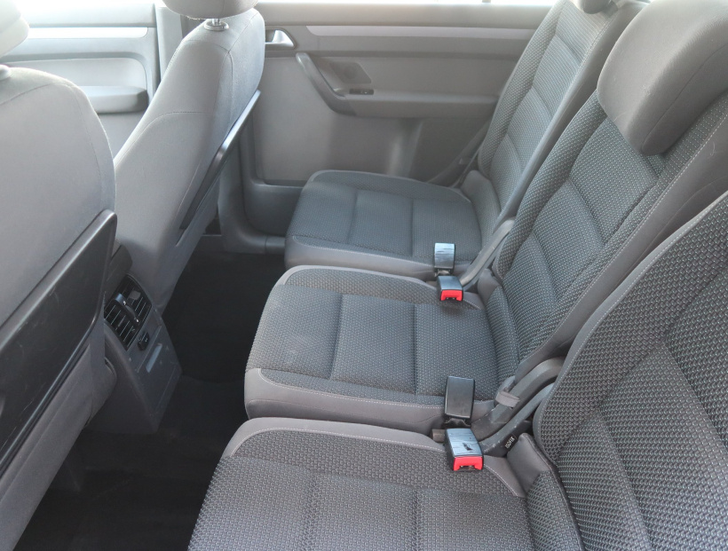 Volkswagen Touran, 2011