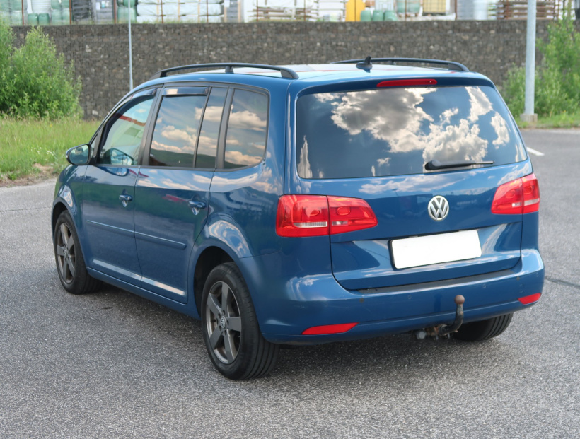 Volkswagen Touran, 2011