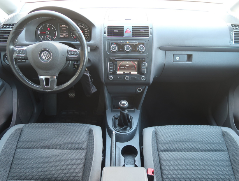 Volkswagen Touran, 2011