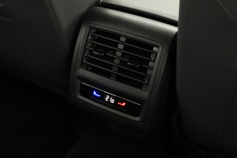 Volkswagen Golf, 2022